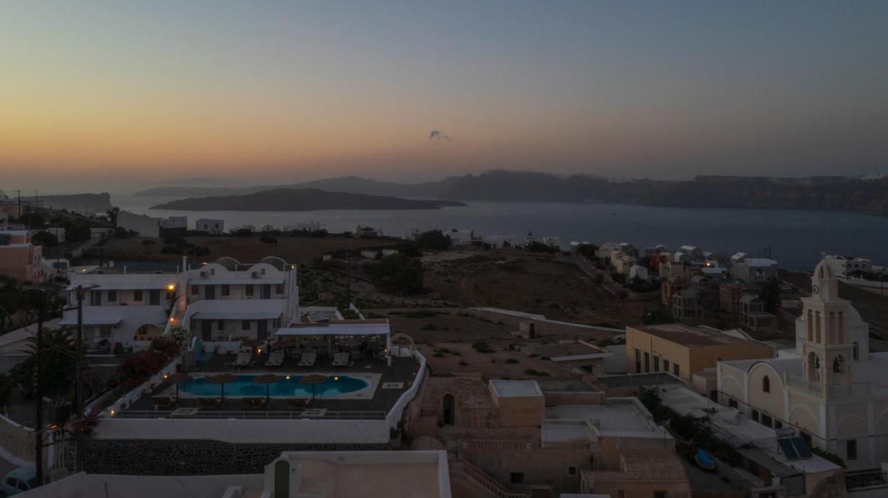 Thira'S Dolphin Aparthotel Akrotírion Екстериор снимка
