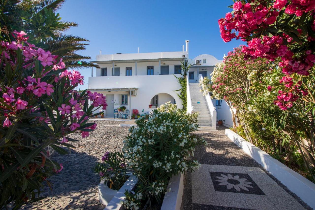Thira'S Dolphin Aparthotel Akrotírion Екстериор снимка