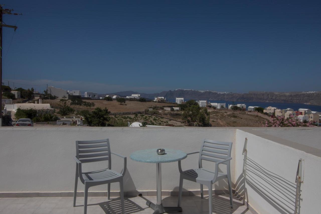 Thira'S Dolphin Aparthotel Akrotírion Екстериор снимка