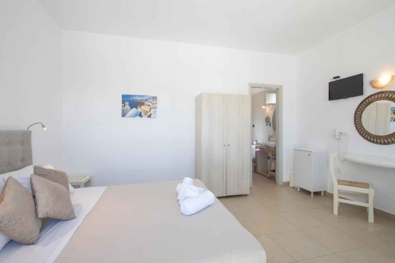Thira'S Dolphin Aparthotel Akrotírion Екстериор снимка