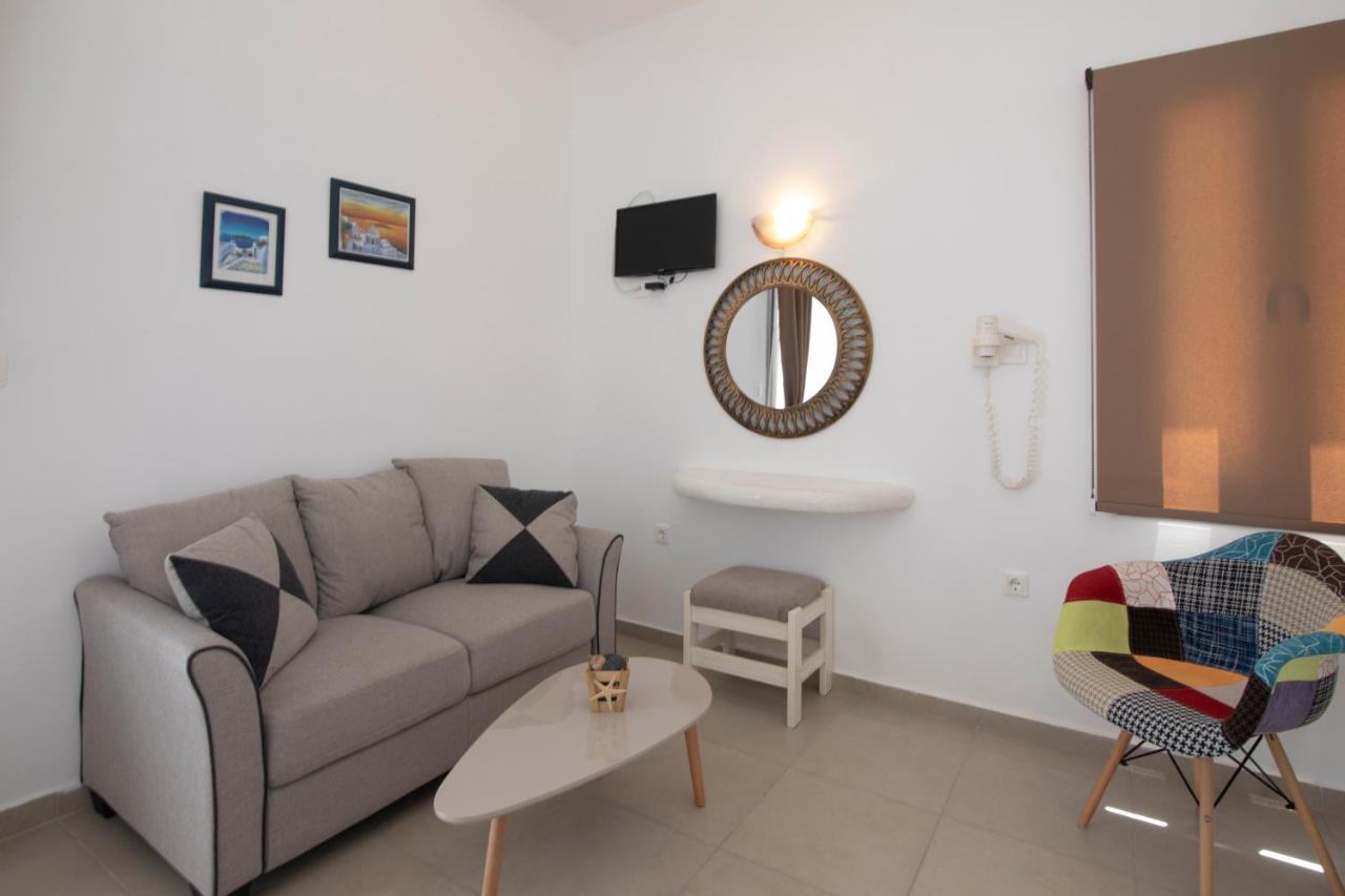 Thira'S Dolphin Aparthotel Akrotírion Екстериор снимка