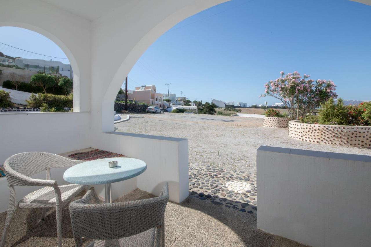 Thira'S Dolphin Aparthotel Akrotírion Екстериор снимка