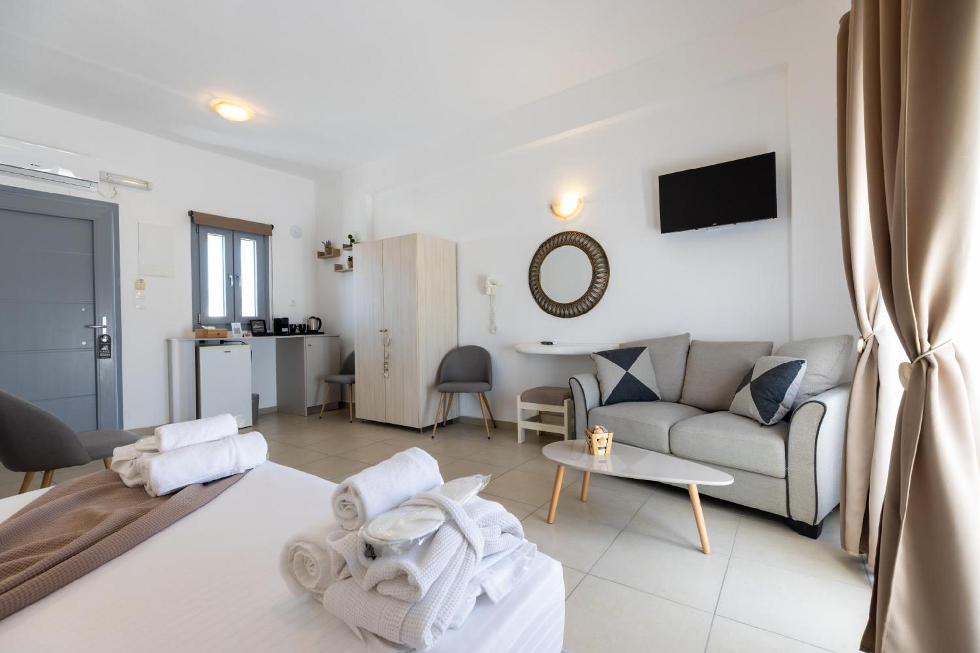 Thira'S Dolphin Aparthotel Akrotírion Екстериор снимка
