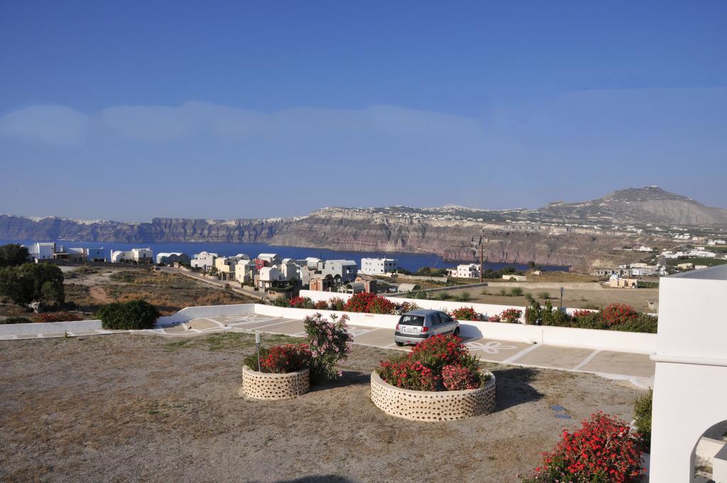 Thira'S Dolphin Aparthotel Akrotírion Екстериор снимка