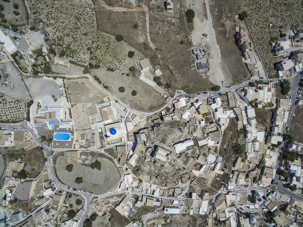Thira'S Dolphin Aparthotel Akrotírion Екстериор снимка
