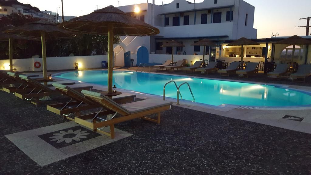 Thira'S Dolphin Aparthotel Akrotírion Екстериор снимка