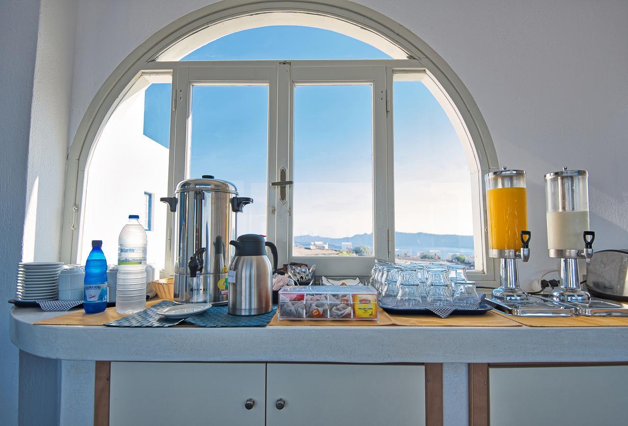Thira'S Dolphin Aparthotel Akrotírion Екстериор снимка