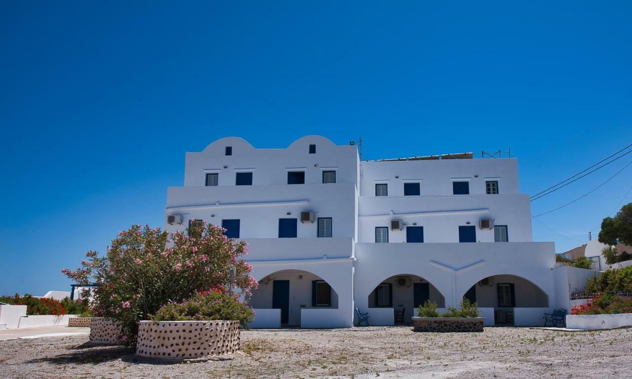 Thira'S Dolphin Aparthotel Akrotírion Екстериор снимка